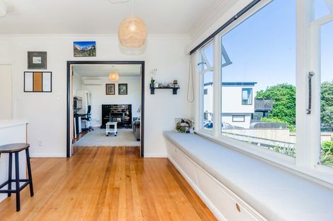 Photo of property in 131 Renown Road, Raumati South, Paraparaumu, 5032