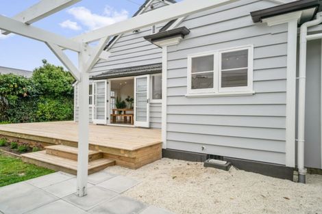 Photo of property in 207 Fifield Terrace, Opawa, Christchurch, 8023