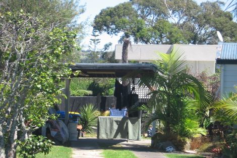 Photo of property in 2/19 Tobruk Crescent, Milford, Auckland, 0620