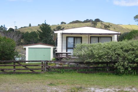 Photo of property in 215 Tangiora Avenue, Whangapoua, Coromandel, 3582