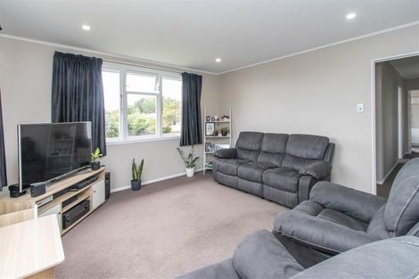 Photo of property in 5 Karaka Street, Inglewood, 4330