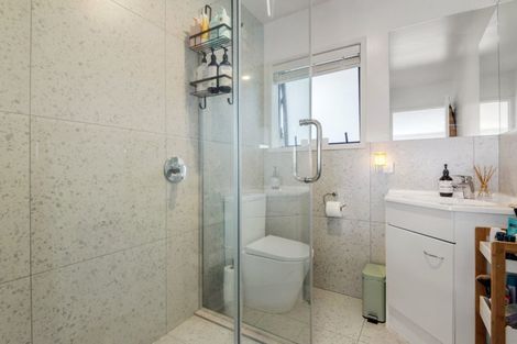 Photo of property in 5 Holiday Road, Stanmore Bay, Whangaparaoa, 0932