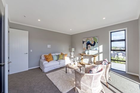 Photo of property in 13 Boocock Crescent, Orewa, 0931