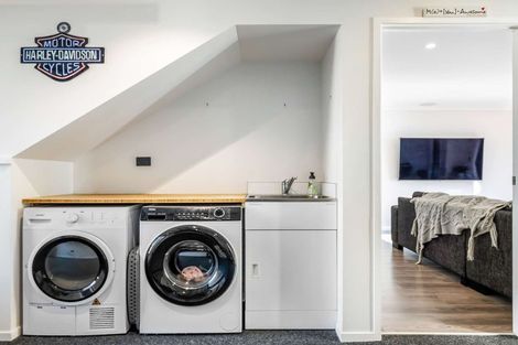 Photo of property in 3 Seafarer Crescent, Stanmore Bay, Whangaparaoa, 0932