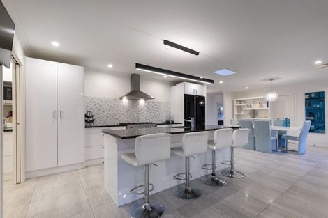 Photo of property in 17 Wautaiti Drive, Riverhead, 0820