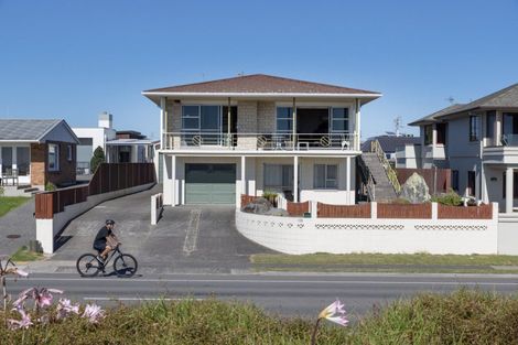 Photo of property in 128 Marine Parade, Mount Maunganui, 3116