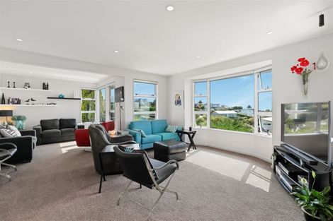 Photo of property in 1/5a Madeley Road, Mount Pleasant, Christchurch, 8081
