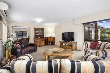 Photo of property in 24 Ranui Terrace, Tawa, Wellington, 5028
