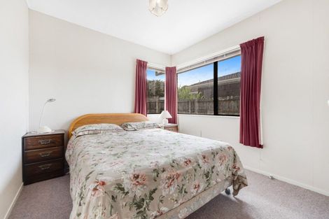 Photo of property in 1/73 Aviemore Drive, Highland Park, Auckland, 2010