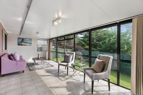 Photo of property in 15 Carisbrook Crescent, Papakura, 2110