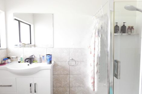 Photo of property in 64 De Quincey Terrace, Highland Park, Auckland, 2010