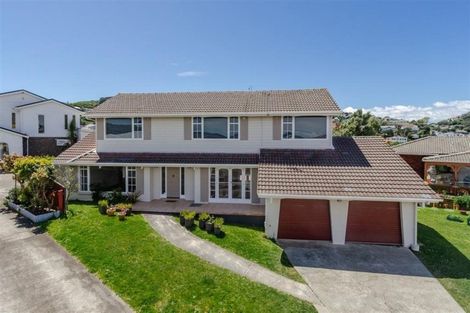 Photo of property in 15 Westview Grove, Miramar, Wellington, 6022