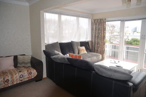 Photo of property in 13 Newington Road, Henderson, Auckland, 0612