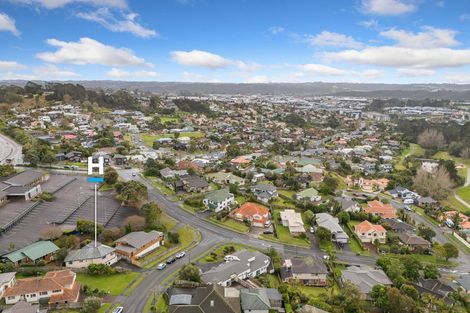 Photo of property in 2/3 Jacanas Place, Unsworth Heights, Auckland, 0632