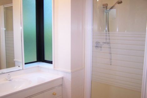 Photo of property in 42 Matterhorn Crescent, Northpark, Auckland, 2013