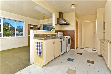 Photo of property in 44 Trinidad Road, Sunnynook, Auckland, 0620