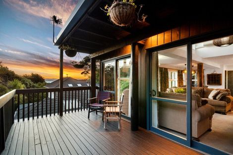 Photo of property in 3a Whiorau Grove, Lowry Bay, Lower Hutt, 5013