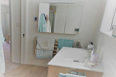 Photo of property in 27 Hona Street, Waikanae Beach, Waikanae, 5036