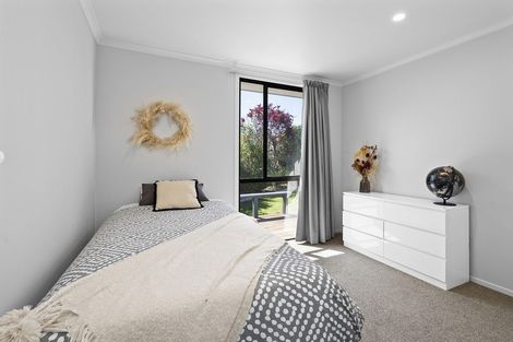 Photo of property in 279 Shakespeare Street, Leamington, Cambridge, 3432