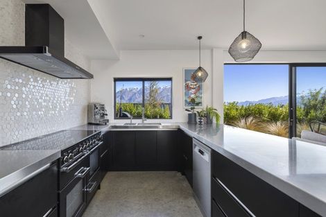 Photo of property in 9 Falconer Rise, Jacks Point, Queenstown, 9371