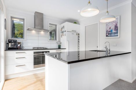 Photo of property in 3 Paioke Street, Waikanae, 5036