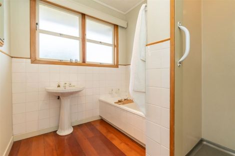 Photo of property in 35 Forest Lake Road, Forest Lake, Hamilton, 3200