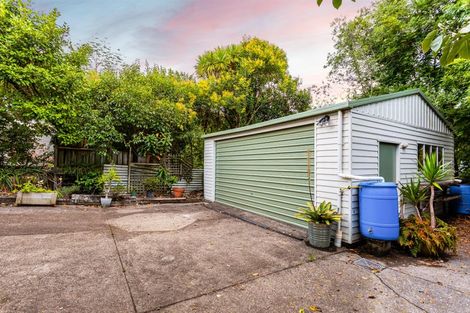 Photo of property in 138 Waimumu Road, Massey, Auckland, 0614