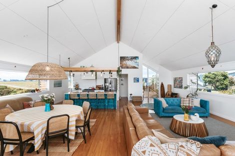 Photo of property in 1343 Papamoa Beach Road, Papamoa Beach, Papamoa, 3118