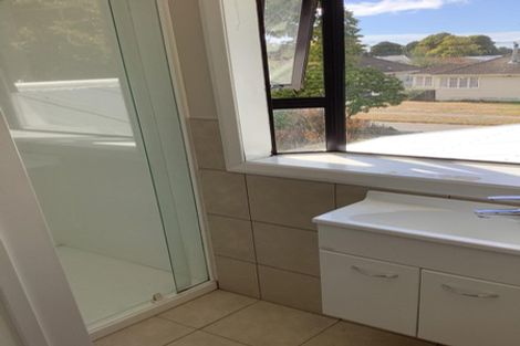 Photo of property in 50 Hooker Avenue, Bryndwr, Christchurch, 8053