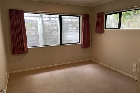 Photo of property in 5b Bishops Glen, Tawa, Wellington, 5028