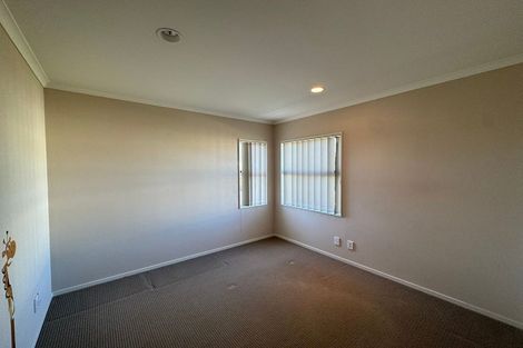 Photo of property in 2 Oakhurst Avenue, Flat Bush, Auckland, 2019