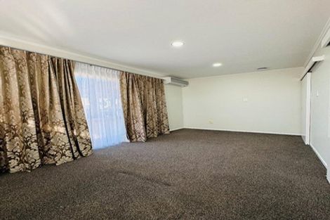 Photo of property in 18b Kirby Street, Glendene, Auckland, 0602