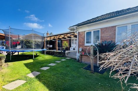 Photo of property in 11 Owens Road, Waiuku, 2123