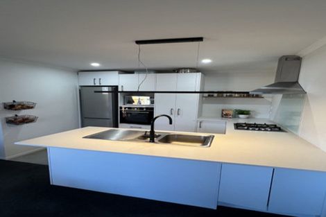 Photo of property in 32 Whareatua Avenue, Takanini, 2112