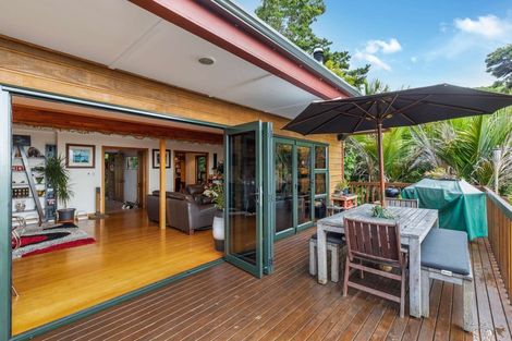Photo of property in 34 Kauri Point Road, Laingholm, Auckland, 0604
