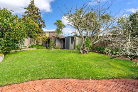 Photo of property in 2/10 Rodney Road, Northcote Point, Auckland, 0627