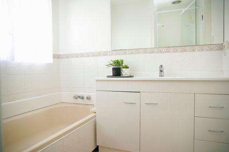 Photo of property in 51 Barnhill Crescent, Pahurehure, Papakura, 2113