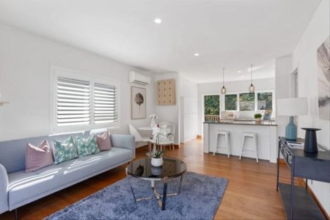 Photo of property in 110 Candia Road, Henderson Valley, Auckland, 0614