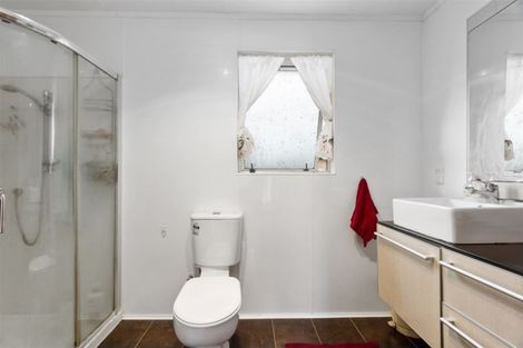 Photo of property in 438 Roscommon Road, Clendon Park, Auckland, 2103