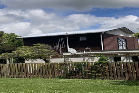 Photo of property in 2/27 Wikiriwhi Crescent, Awapuni, Palmerston North, 4412