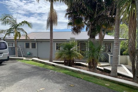 Photo of property in 8 Squirrel Lane, Browns Bay, Auckland, 0630