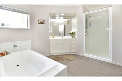 Photo of property in 2/31 Alice Avenue, Orewa, 0931