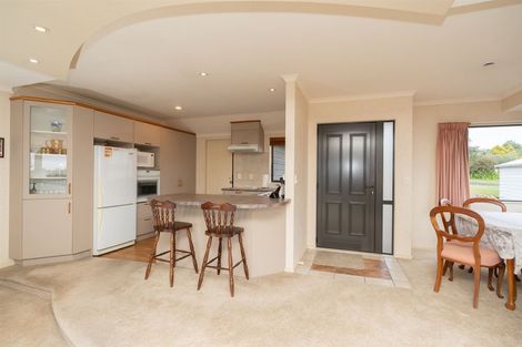 Photo of property in 2 Holden Avenue, Forest Lake, Hamilton, 3200