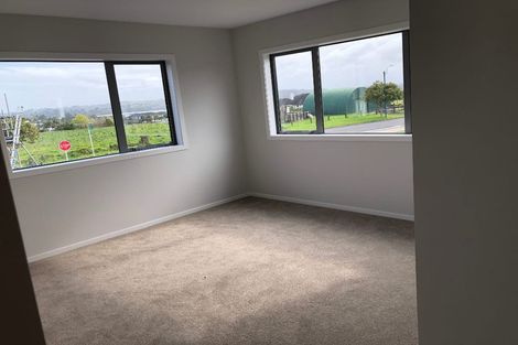 Photo of property in 3 Makete Crescent, Hobsonville, Auckland, 0618