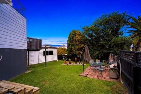 Photo of property in 9 Hepburn Road, Glendene, Auckland, 0602