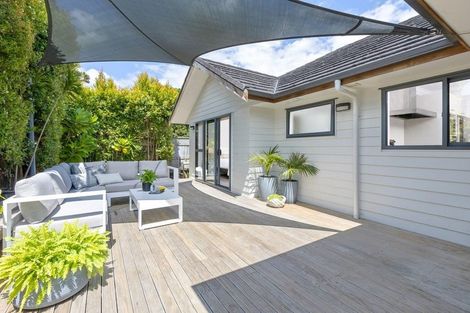 Photo of property in 33 Mural Place, Greenhithe, Auckland, 0632