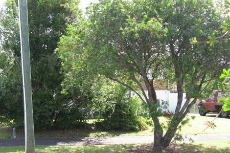 Photo of property in 3 Letterkenny Place, Blockhouse Bay, Auckland, 0600