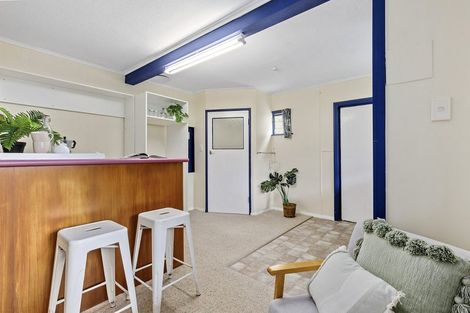 Photo of property in 5 Te Reinga View, Tawa, Wellington, 5028