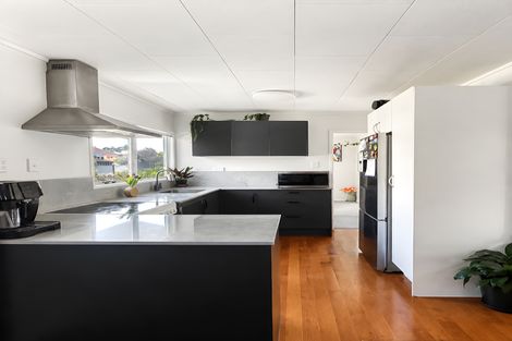 Photo of property in 2/56 Waipani Road, Te Atatu Peninsula, Auckland, 0610