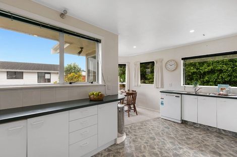 Photo of property in 9 Walker Avenue, Paremata, Porirua, 5026